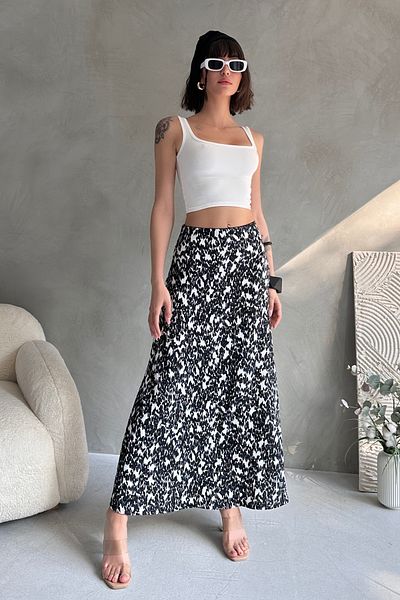 New Now FUSTA LUNGĂ PENTRU FETĂ CU MODEL