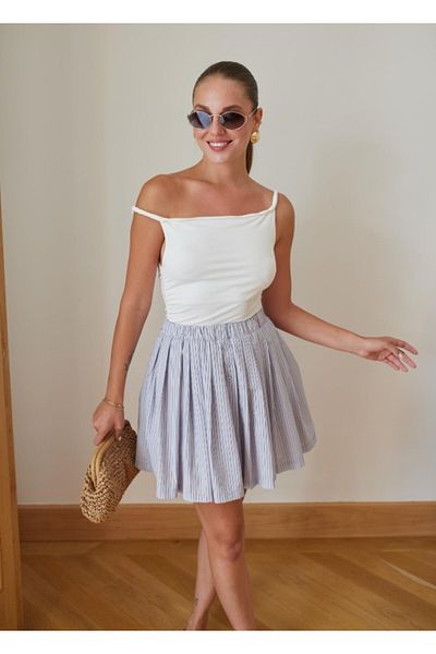 FEMMESTUDIO Fusta mini pantaloni scurți plisată cu dungi galbene de damă