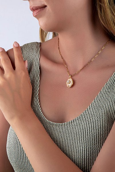 innuendo jewelery Photo Necklace with Thin Paper Clip Chain Gold Pink Mother of Pearl and Pearl Cover