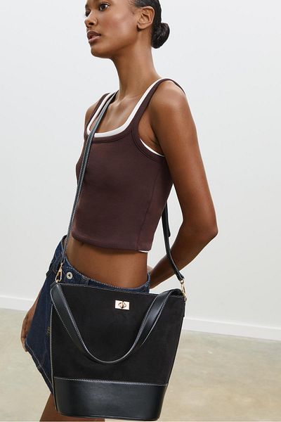 Stradivarius حقيبة دلو متباينة الألوان
