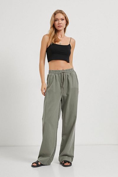 Arma Life Γυναικείο λουράκι με κορδόνια Summer Basic Μαύρο στενό Crop Singlet