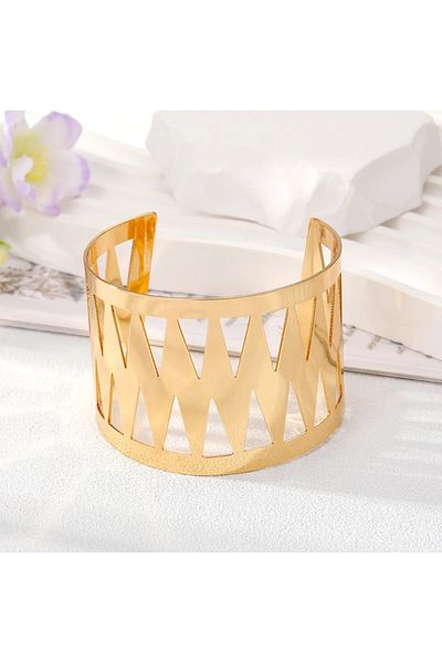 Eva Grace Wendi bracelet, gold, wide, with geometric pattern, adjustable