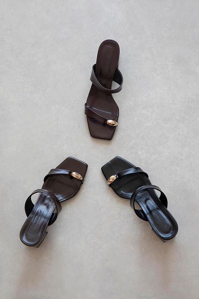 STRASWANS Capri Women's Flip Flop Wrinkled Leather Sandals Black
