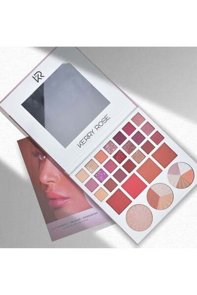 Kerry Rose مجموعة مكياج متعددة الألوان - ظلال عيون جميلة، وإضاءة للوجه، وأحمر خدود