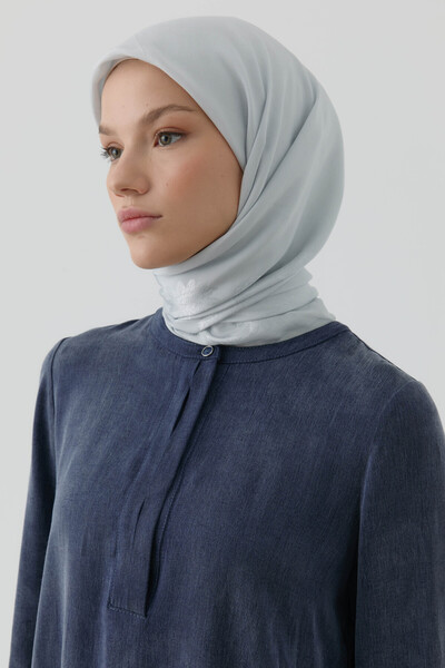 Tuğba Nevgül Kenar Detaylı Naturel Eşarp - Gümüş