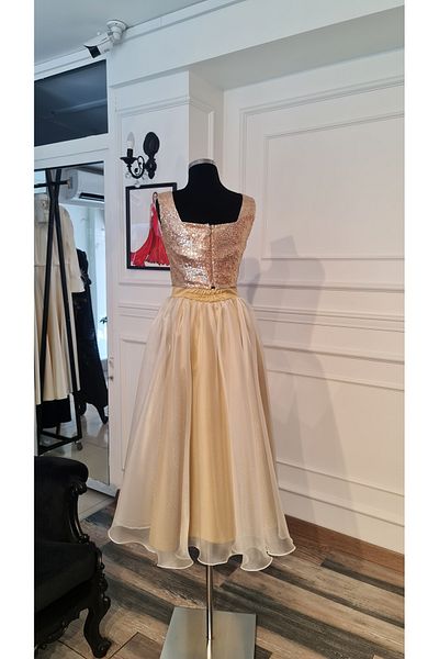 makbuleofficial Gold Sequined Crop and Organza Skirt Bottom Top Set