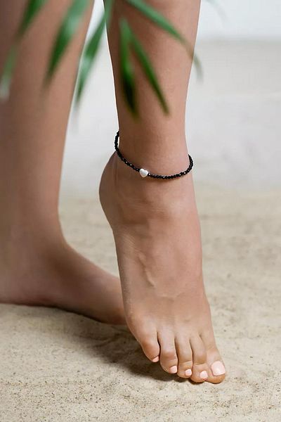 New Obsessions Crystal Beaded Heart Detailed Anklet