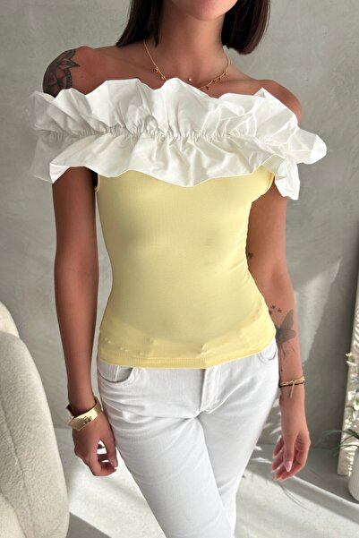 New Now Ruffled madonna collar bluz