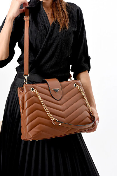 Sanmorris Women's Faux Leather Quilted Patterned 4 Compartment Chain Accessor...