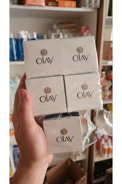 OLAY كريم ليلي طبيعي متوهج للتفتيح، كريم ليلي طبيعي للتبييض لجميع أنواع البشرة