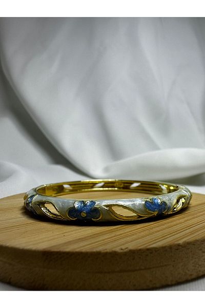 Mutenaura Enameled Handcuff Bracelet