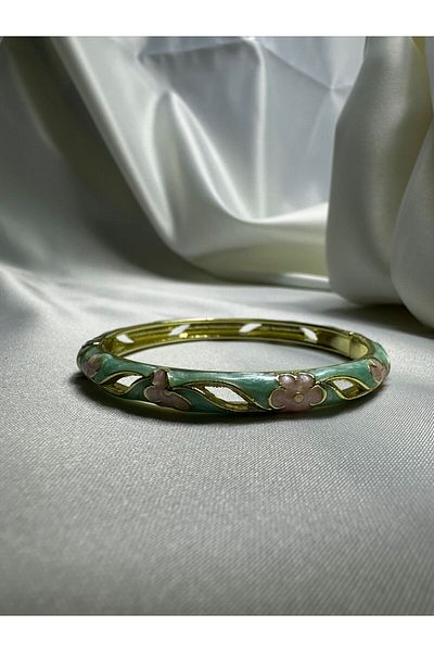 Mutenaura Enameled Handcuff Bracelet