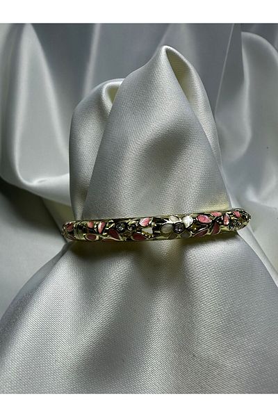 Mutenaura Enameled Handcuff Bracelet