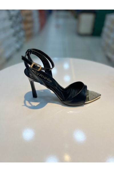 Alphus Vollex Tek Bantlı Metal Detaylı Topuklu Ayakkabı