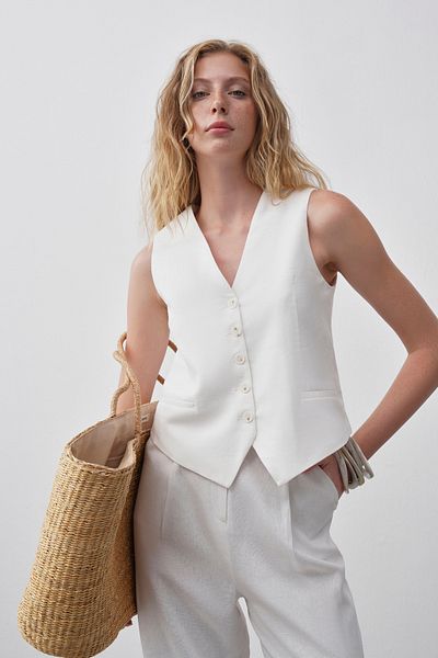 mathilda store Women's Beaz V-Neck Linen Vest
