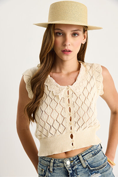 Bianco Lucci Women's Lace and Ruffle Knitwear Crop Top 20258018