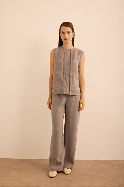 Aker Önü Kup Detaylı Kolsuz Keten Bluz