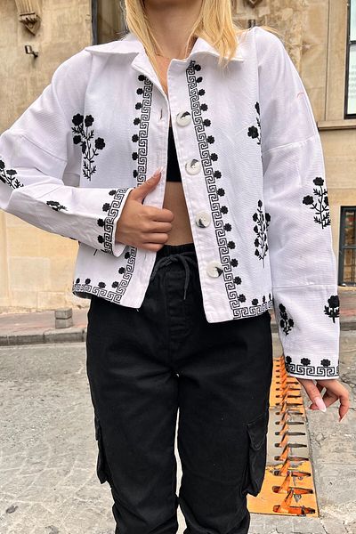 VAGGON Women's White Floral Embroidered Buttoned Denim Jacket Esq7642