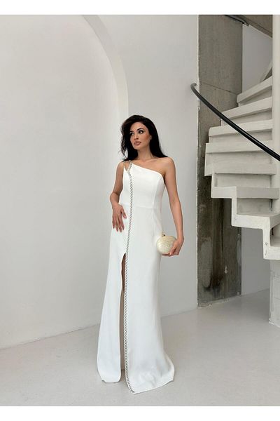 Serica Moda White One Shoulder Chain Detailed Fish Evening Dress