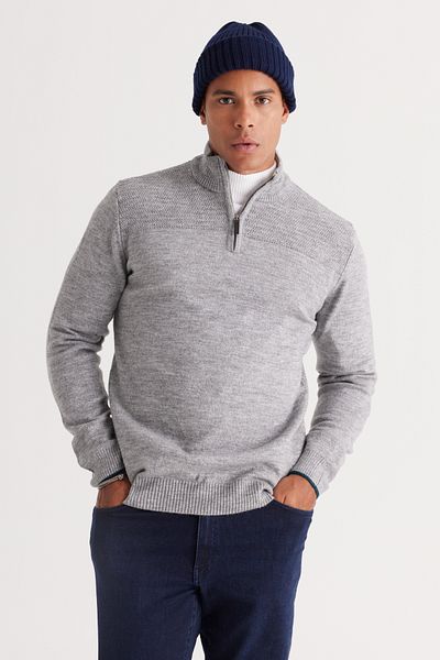 AC&Co / Altınyıldız Classics Men's Gray Melange Standard Fit Normal Cut Stand-Up Bato Collar Raised Soft Textured Knitwear Sweater