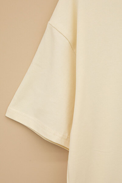 Cansın Mini Κρεμ σκέιτμπορντ με στάμπα για αγόρια μπλουζάκι με λαιμόκοψη 20913