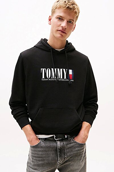 Tommy Jeans سويت شيرت بقلنسوة أسود للرجال من Dna Graphics DM0DM22144BDS