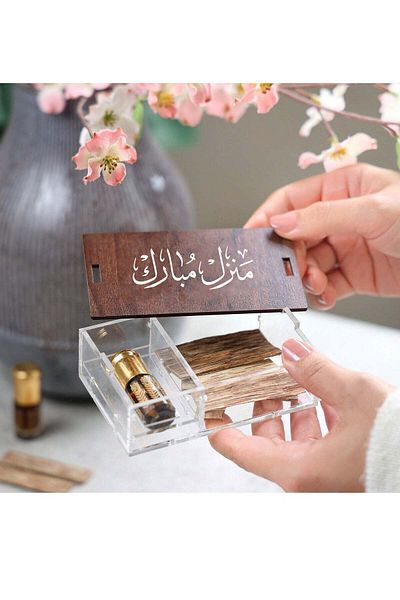 Story of candle Natural Oud Oil And Vietnamese Oud Chips With Acrylic Storage Box