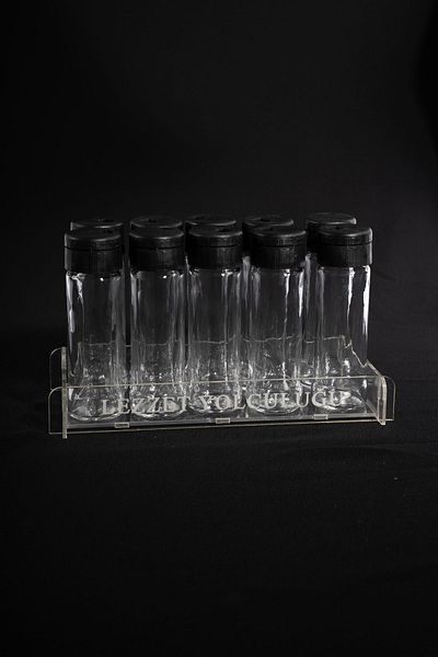 Etka Dizayn Aromis 10-Piece Glass Spice Rack Set – 105 Cc Black Lid + Transparent Acrylic Stand