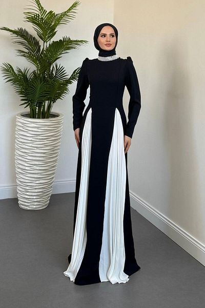 MERVEN AKYÜZ Βραδινό φόρεμα Alora Neckline Stoned Pleated Σκούρο Navy Blue