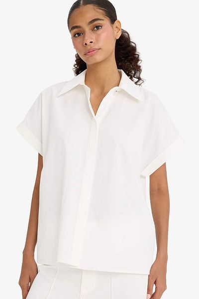 DeFacto Regular Fit Shirt Collar Poplin Short Sleeve Shirt F9141Ax25Wn