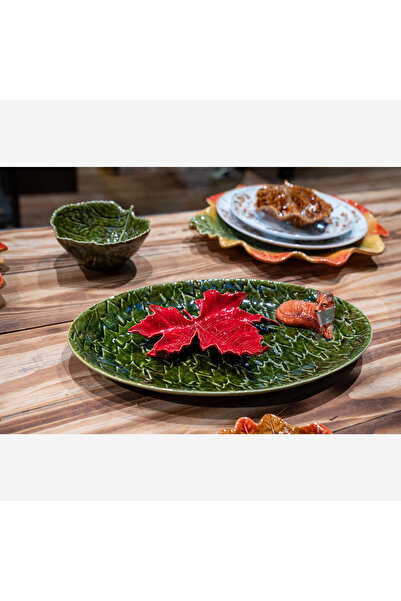 Bordallo Pinheiro Gudrun Kırmızı Seramik Servis Tabağı 17 Cm