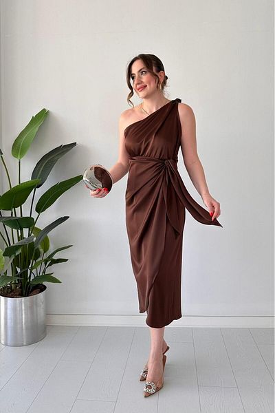 MaziButik Shoulder Knot Satin Dress Brown
