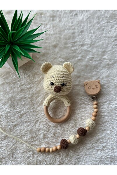 Simy El Yapımı Amigurumi Çıngırak ve Emzik Askısı Seti – Organik Pamuk İp – Bebek Hediyesi