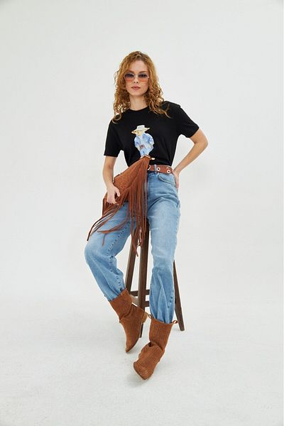 The Champ Clothing Women's Black Oversize Printed T-Shirt – Casual Model with Hat Cartoon Character Pattern