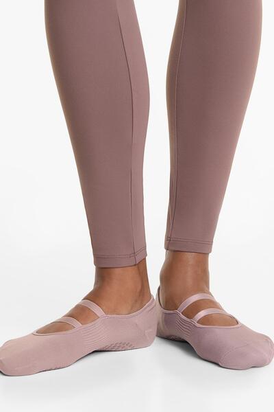 Oysho 2 pairs of polyamide blend yoga and Pilates socks with parallel straps