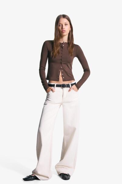 Bershka Düğmeli uzun kollu tişört