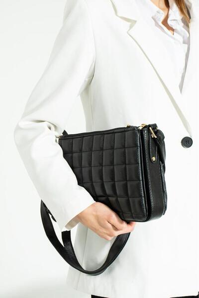 Sanmorris 1357 SN Дамска чанта през рамо с капитониран шев, тъмнобежова