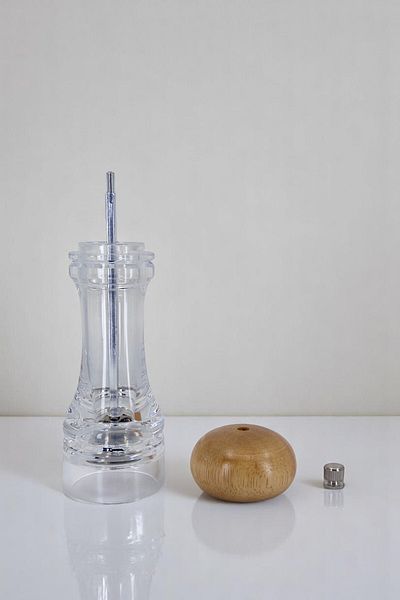 Kitchen Way Transparent Spice Grinding Mill with Small Bamboo Lid