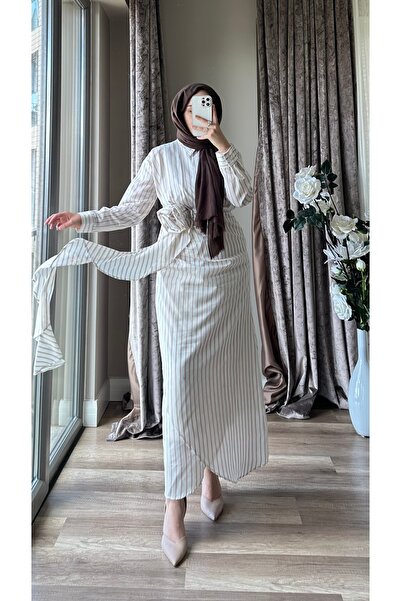 MISEY BOUTIQUE GÜL AKSESUARLI ÇİZGİLİ FIRFIRLI POPLİN GÖMLEK ELBİSE