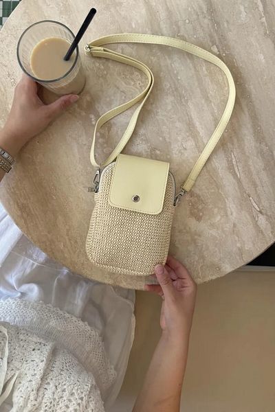 LEONAS Mini geantă de umăr și crossbody cu capac din piele cu detalii din paie Jeremi Yellow