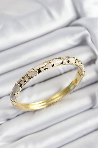 MBB ETİCARET Mineli Brass Cream Honeycomb Motif Gold Color Women's Handcuffs - Tj-Bb7405