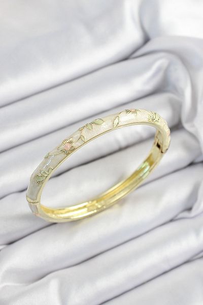 MBB ETİCARET Mineli Brass Cream Flower Motif Gold Color Women's Handcuffs - Tj-Bb7438