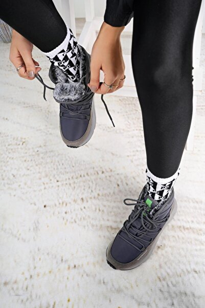 Benetton 11156 Füme Su Geçirmez Kürklü Kadın Spor Bot