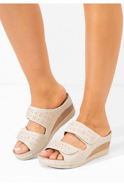 B T Shoes Seriana beige platform slippers