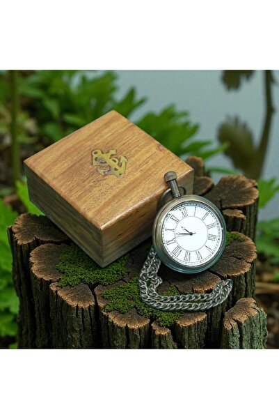Kuzey Tacı Roman Numeral Wooden Boxed Chain Watch Stylish