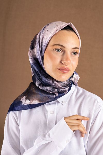 Akel Ψηφιακό κρυστάλλινο κασκόλ με μοντέρνο σχέδιο – καθημερινή και ειδική χρήση