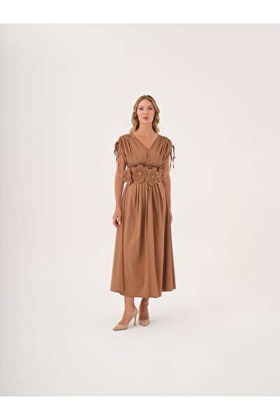 SERPİL Kadın Bel Detaylı Kısa Kollu Elbise – Çiçek Aplikeli, Büzgü ve Bağcık ...