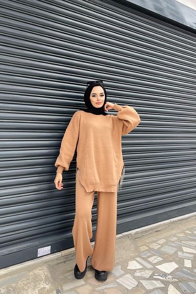 MERVEN AKYÜZ Six Tassel Knitwear Set Milky Brown