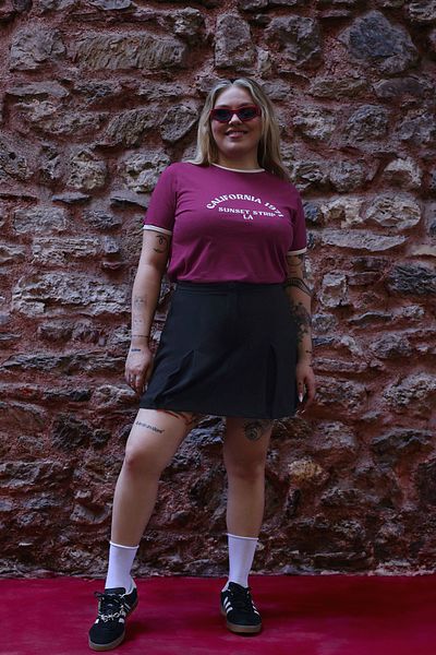 Trendyol Curve Tricou tricotat cu imprimeu cu decolteu în formă de cireș închis TBBSS25BF00014