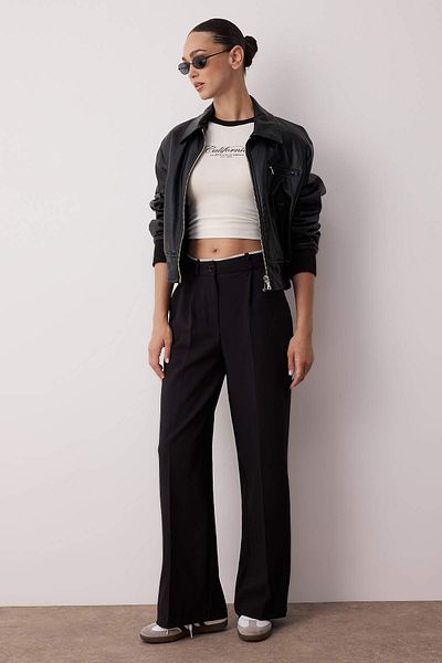 Trendyol Collection Μαύρη ζώνη με λεπτομέρεια υφασμένο παντελόνι με φαρδύ πόδι TWOAW24PL00341